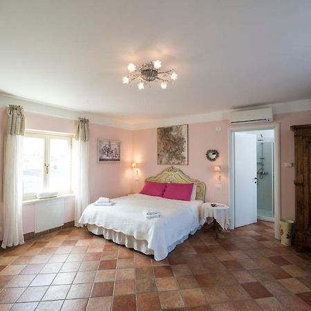 Residence La Pera Bugiarda Венария Реале Екстериор снимка