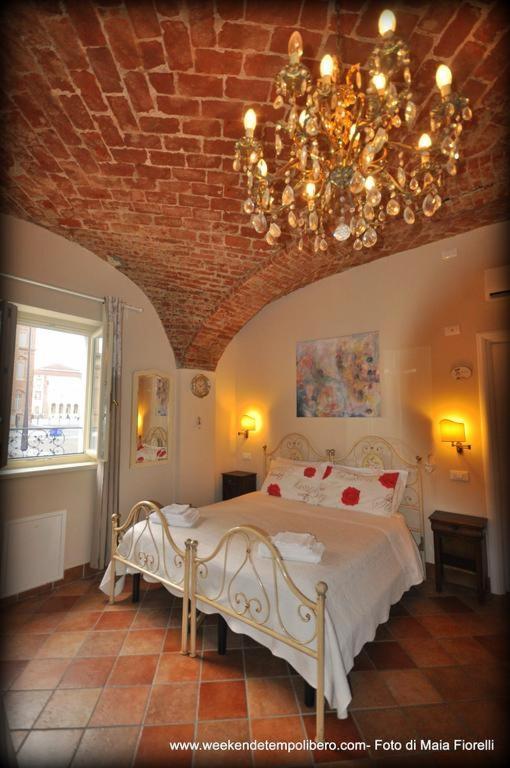 Residence La Pera Bugiarda Венария Реале Екстериор снимка