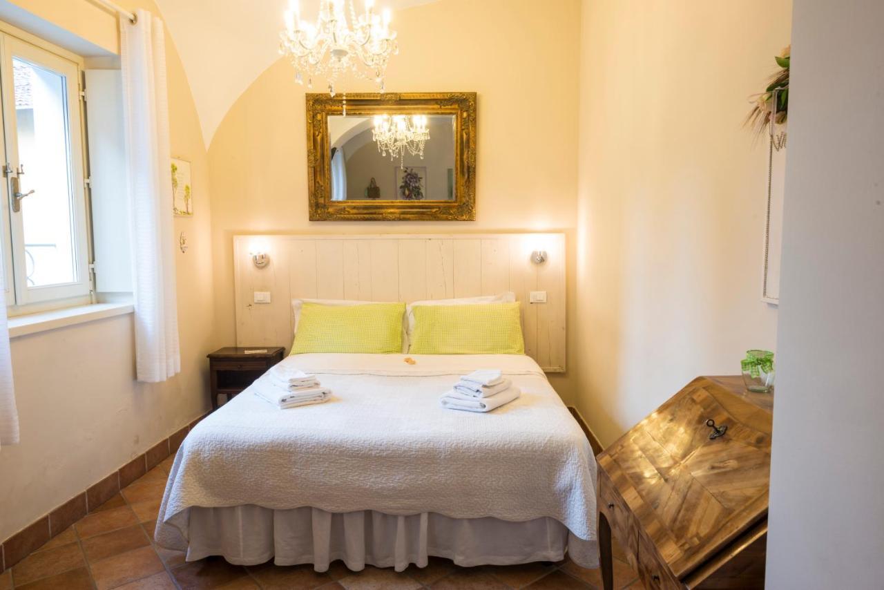 Residence La Pera Bugiarda Венария Реале Екстериор снимка