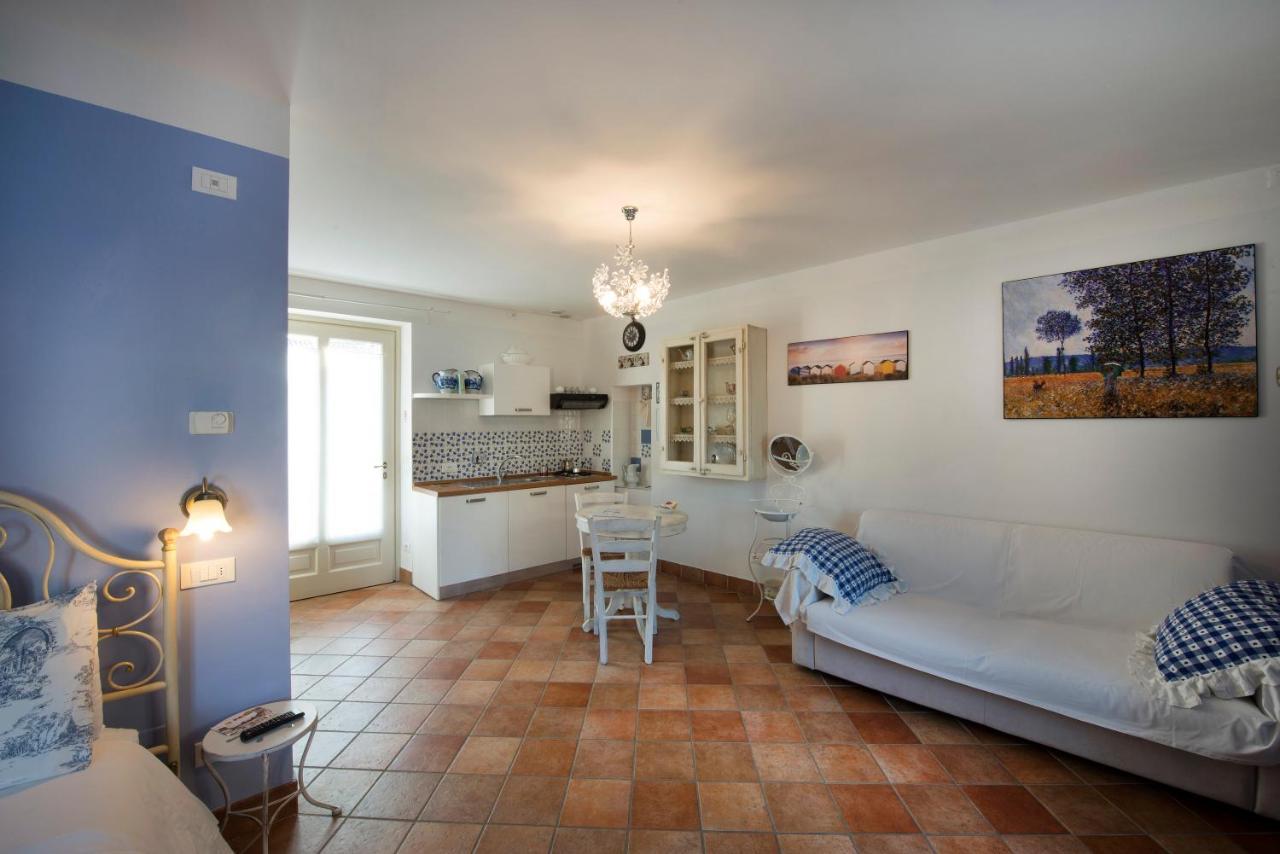 Residence La Pera Bugiarda Венария Реале Екстериор снимка