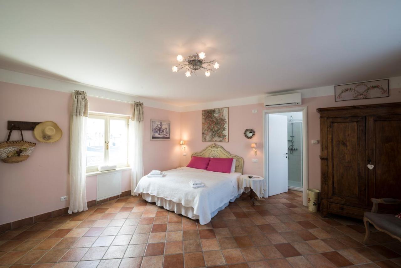 Residence La Pera Bugiarda Венария Реале Екстериор снимка