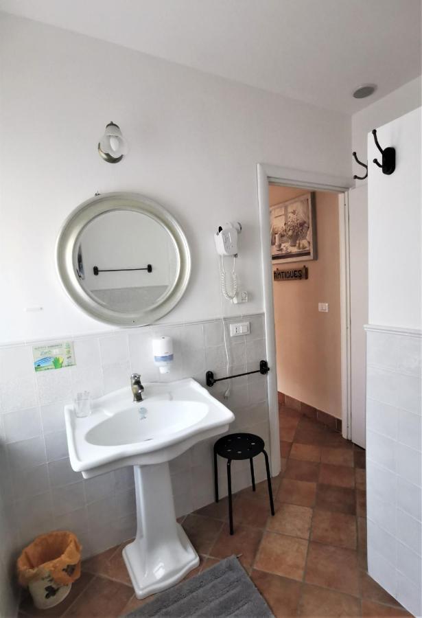 Residence La Pera Bugiarda Венария Реале Екстериор снимка